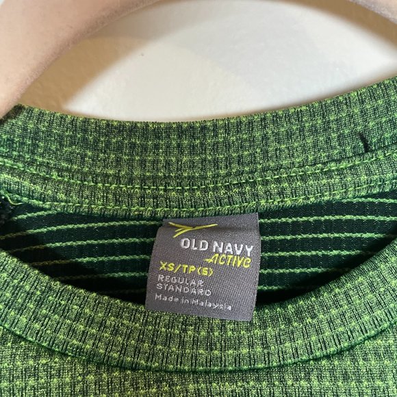 🔥 Old Navy Active | Kids' Long-Sleeve Rash Guard/Activewear Top XS (5T) - Picture 3 of 4